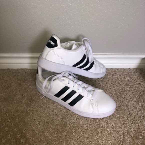 ADIDAS WOMENS SHOES!!🔥🔥 - Picture 4 of 5